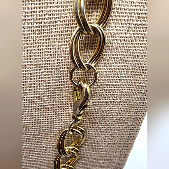 GOLD TONE CHUNCKY CHAIN NECKLACE WITH FAUX ALEXANDER THE GREAT COINS - Picture 2 of 4